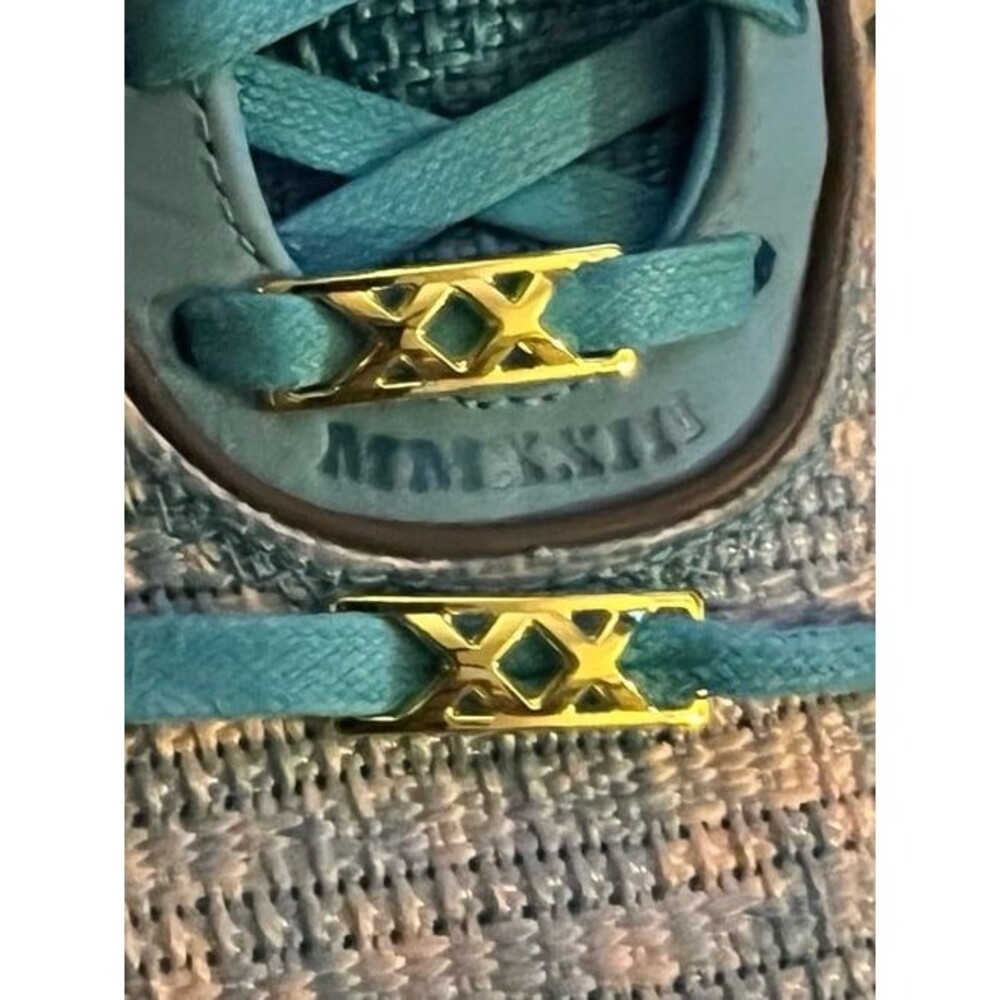 Nike Lebron James XX shoelace charms